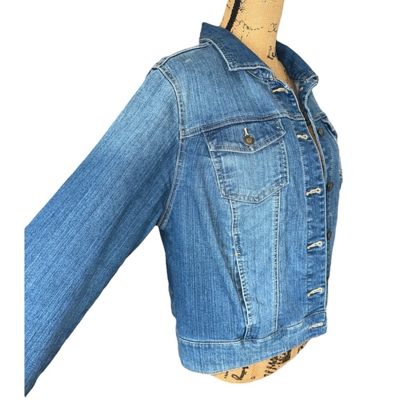 Faded Glory Women’s Button Front Medium/Dark Wash Blue Denim Jean Jacket Size 1X - Picture 2 of 10